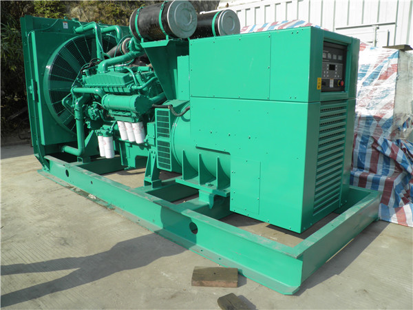 泰山出租发电机 发电机组厂家：柴油发电机组的控制屏的作用是什么？