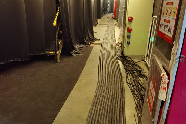 泰山柴油发电机组的输出电压可以调节到哪些范围？