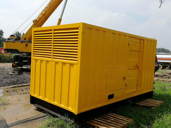 泰山100kW柴油发电机组在什么情况下需要更换机油？