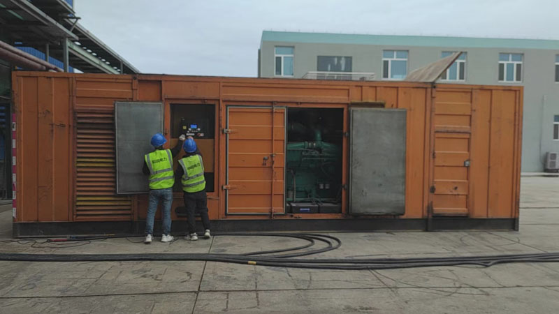 泰山如何检查柴油发电机组的机油油位？